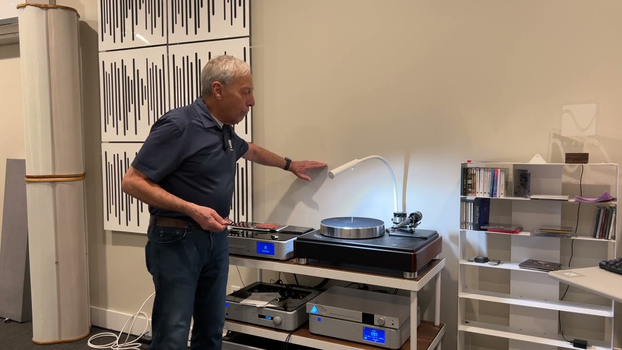 Turntable isolation bases