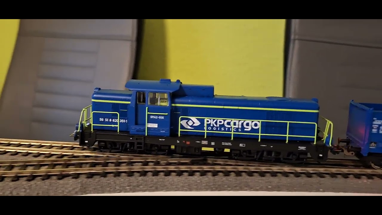 #SM42-606 PKP CARGO PIKO DCC SOUND ze składem Eaos PKP CARGO