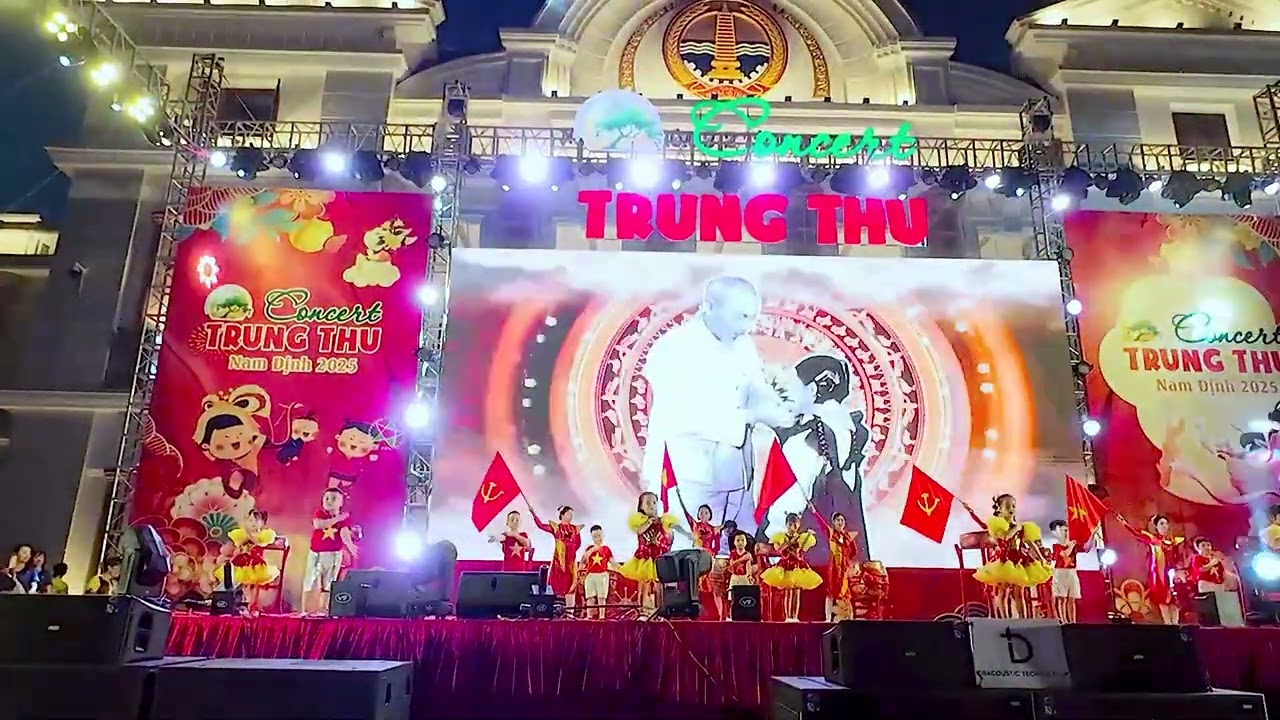 Cháu Mi-A Biểu diễn trống hội đêm rằm Thành Nam 2025