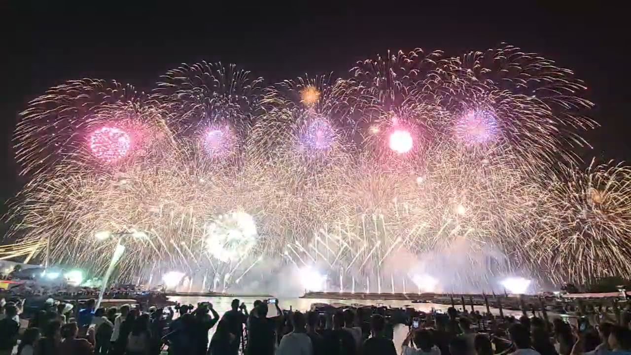 [直播Live]20250530嘉義縣端午節龍舟賽開幕高空煙火秀，時間晚上7：30-7：40，地點 東石漁人碼頭