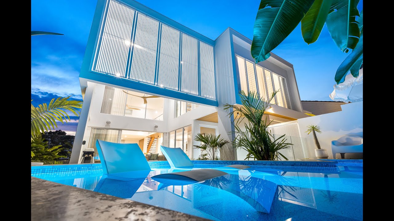 SOPHISTICATED SUBSTANTIAL BRAND-NEW HOME IN HIGHLY SOUGHT AFTER ALEXANDRA HEADLAND!