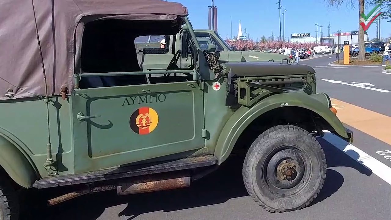 Alter russischer Militär-Jeep GAZ 69M Oldtimer auf Oldtimertreffen am CarFreitag