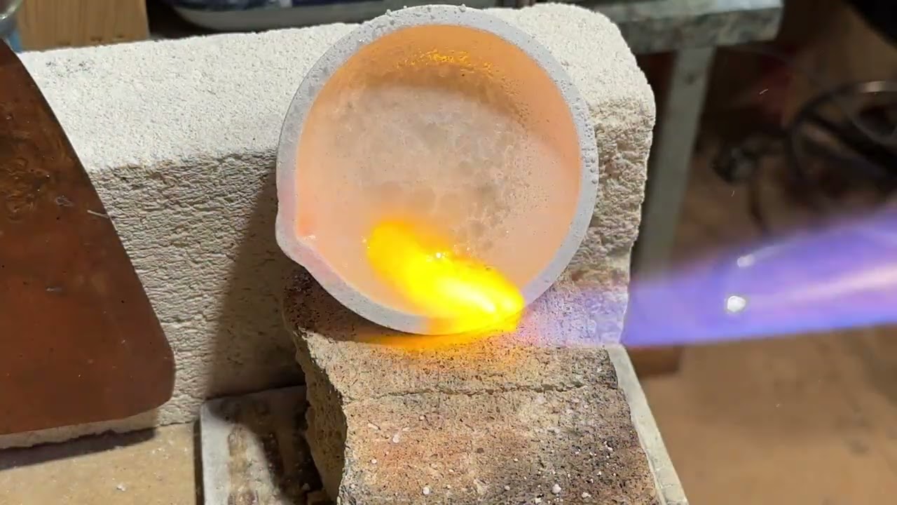 How to Glaze a Pouring Crucible