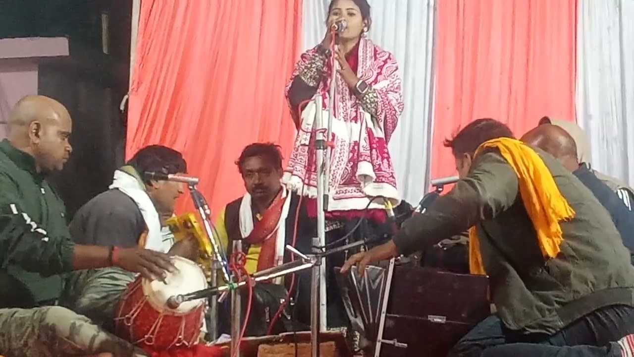 गायिका सुभद्रा चौहान का जबरदस्त गीत प्रस्तुत 
