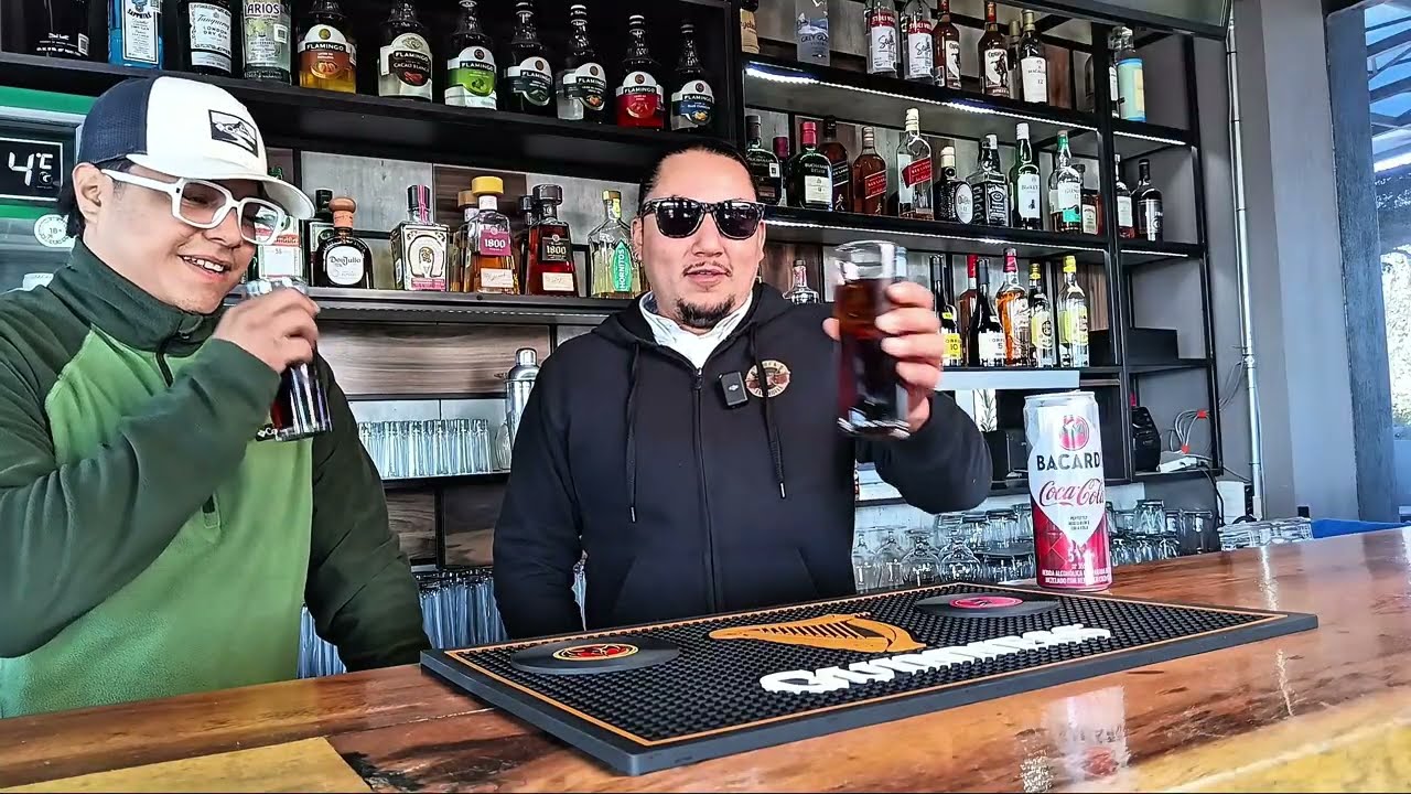 Cócteles en Lata vs Originales 🦇🥃 | ¿Valen la Pena? Bacardí con coca-cola PARTE 1