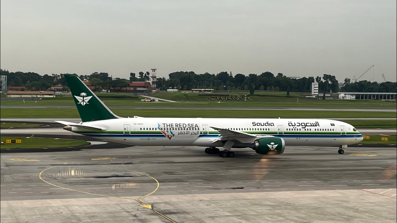 Evening Widebody Plane Spotting at Singapore Changi, Rare 5th Freedom Flights | AvGeek Paradise