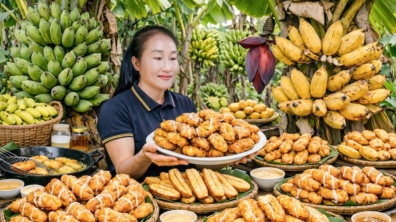 Harvesting bananas, starfruit, and other fruits to sell at the market; how to make banana cake