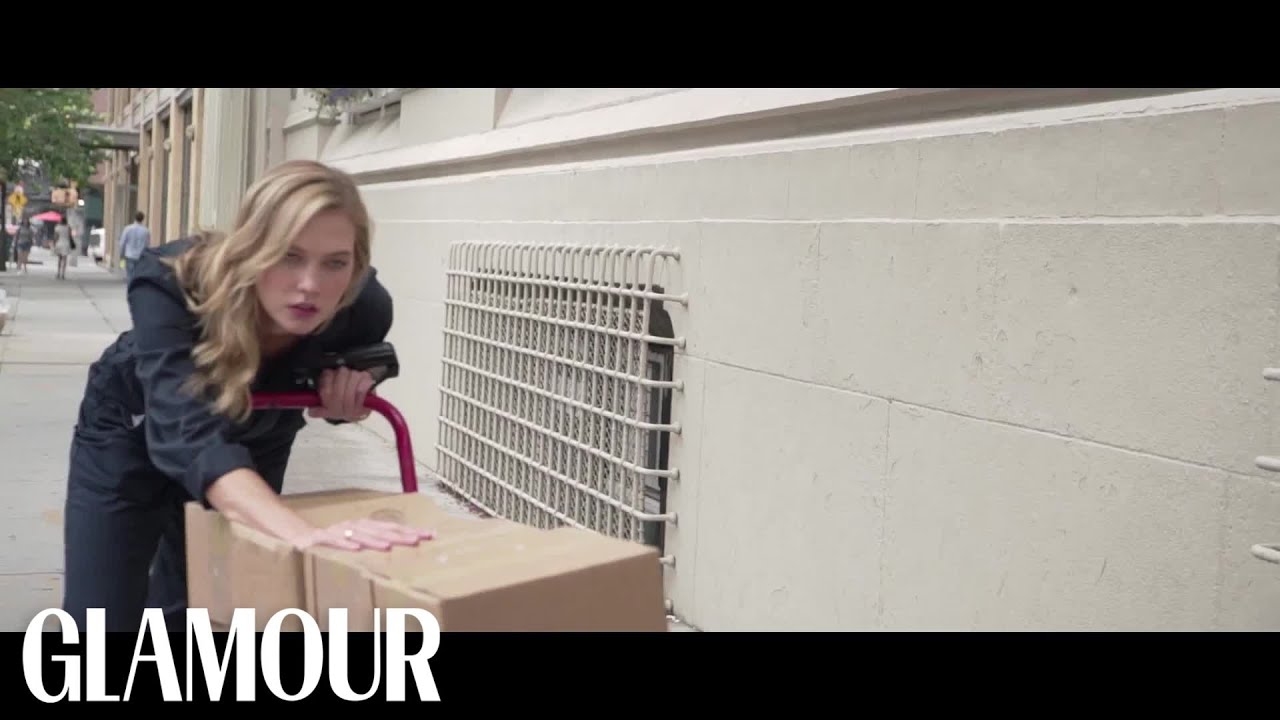 Hot Off the Presses: Supermodel Karlie Delivers the September 2015 Issue of Glamour Magazine