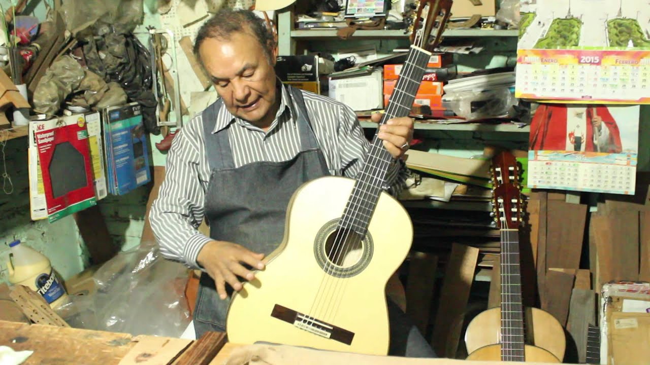 Guitarra Acustica de Concierto en Maple Ojo de Pajaro Paracho