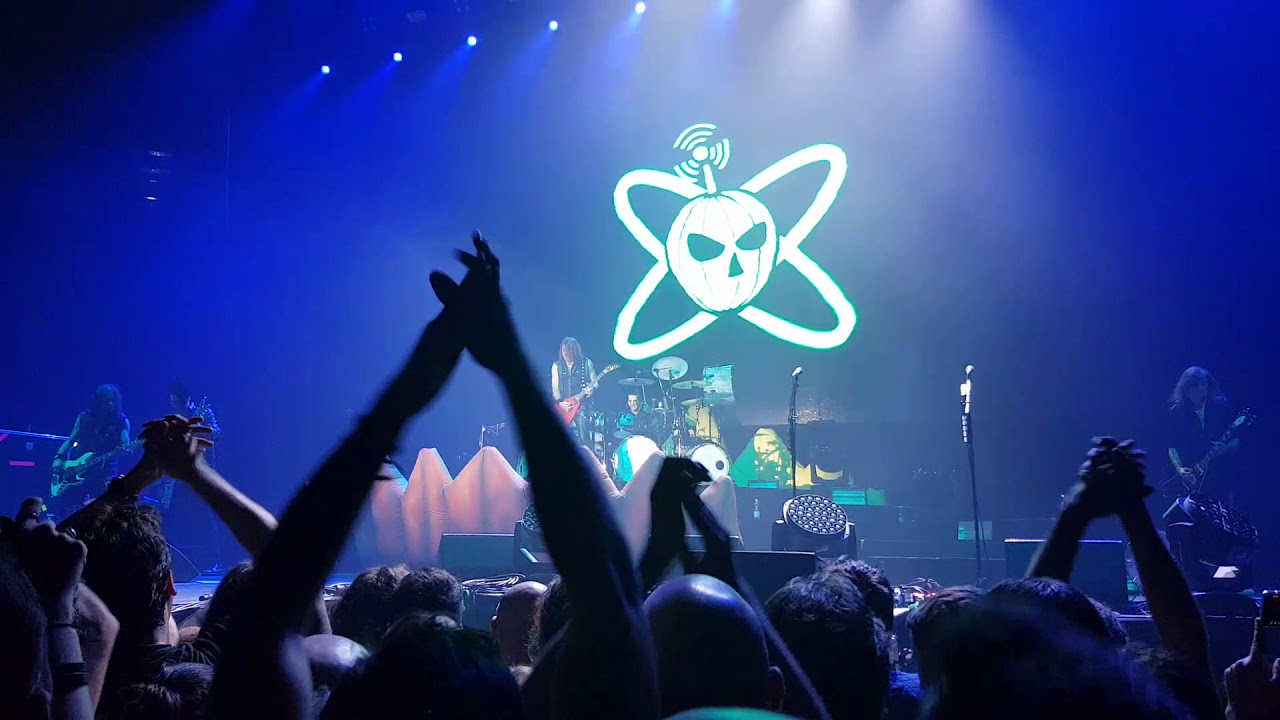 HELLOWEEN - Future world (live milano 18-11-2017)