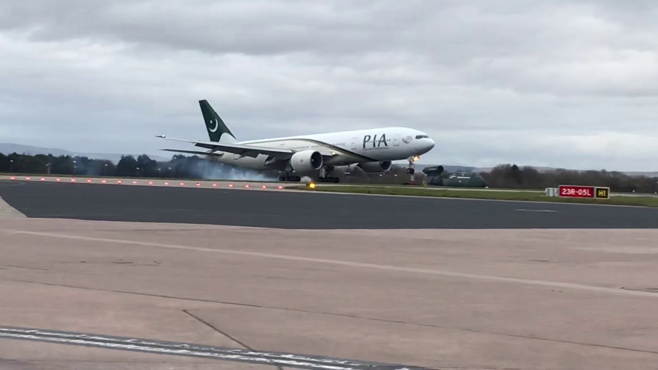 Pakistan International Airlines Boeing 777-240(ER) AP-BGK