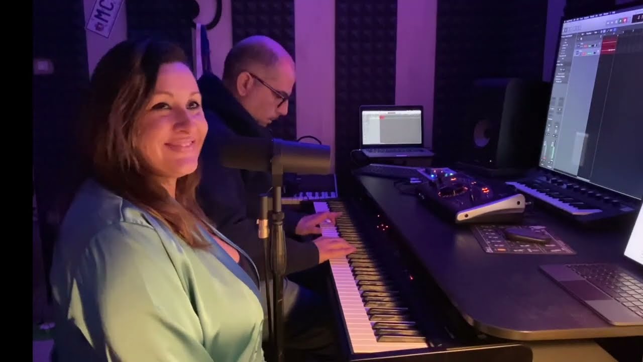 Roberta Tondelli - Canzone appassiunata - Home Studio