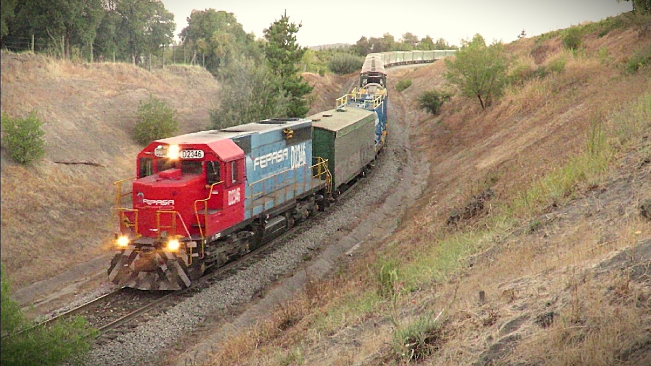 LOCOMOTORAS 1003 y 2346 DE FEPASA, SUBIENDO LA TRINCHERA A LA PLANTA ARAUCO DE NUEVA ALDEA ‼️