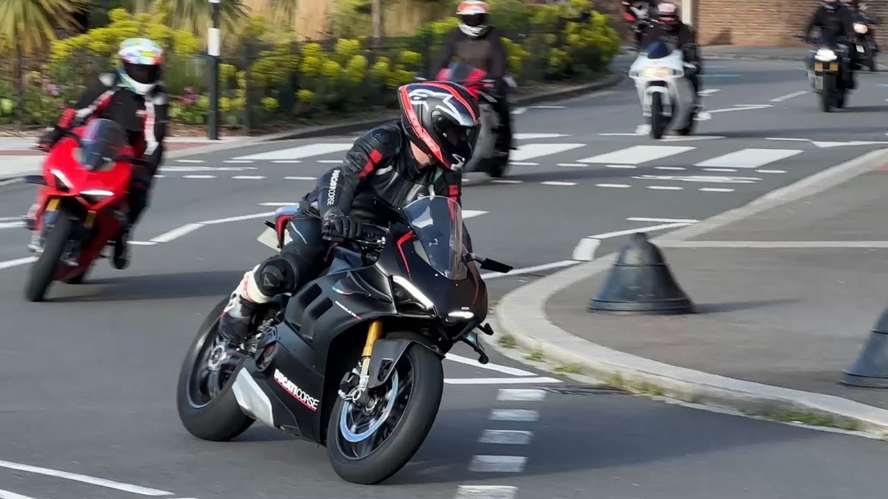 Superbikes takeover! Poole bike night arrivals 22.04.25