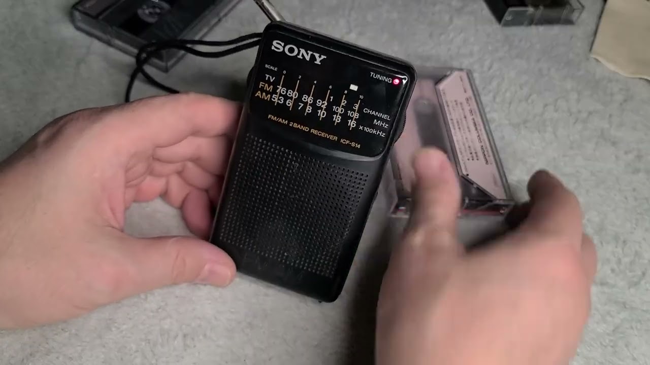 Pocket size 2 band Radio SONY ICF-S14 Made in Japan (DEMO)