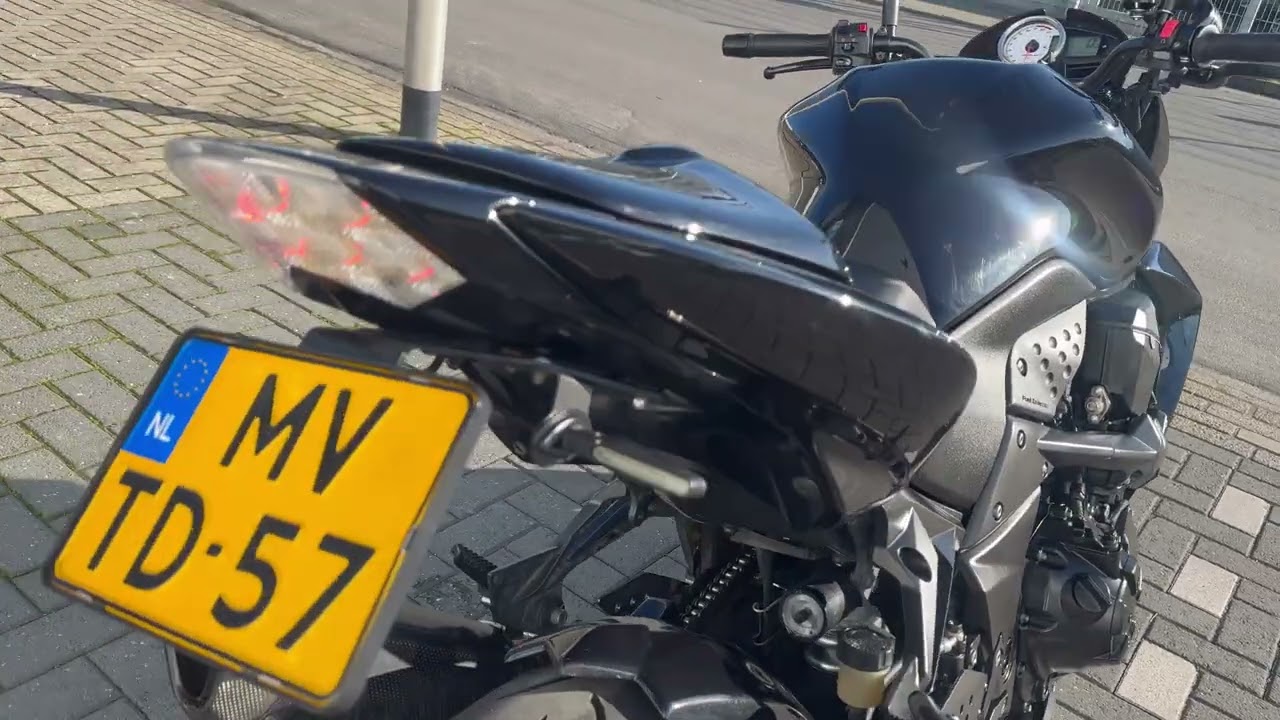 Kawasaki Z1000 Akrapovic