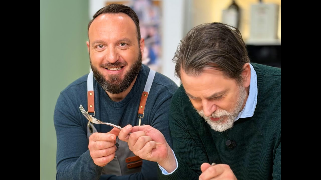 2 Chiacchiere in cucina - 1227 - Fagottino di crespelle alla Norma - Funghi pleurotos e sfilacci