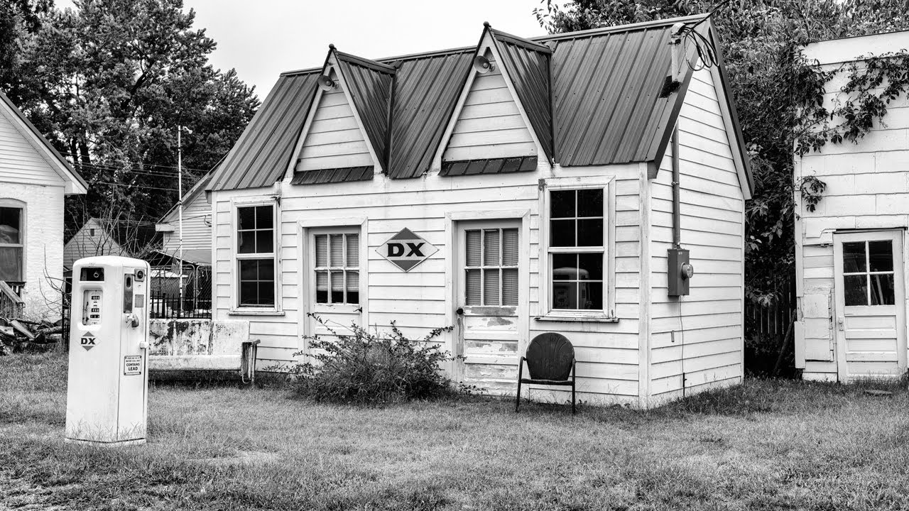 Road Trip to Southern Illinois: Abandoned Buildings, Cemeteries, and a Ferry Ride
