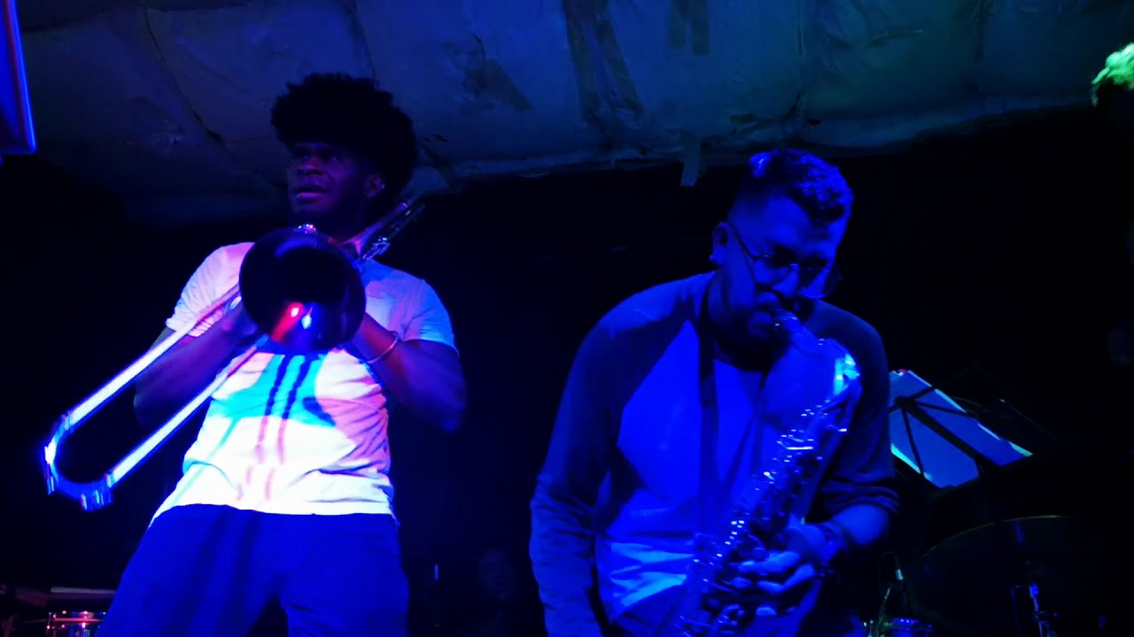 Xito Lovell & Friends Live Performs XUXA