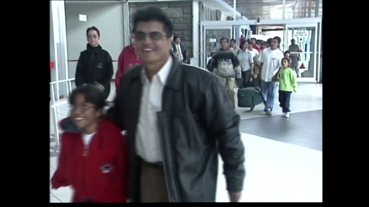 La Despedida en el aeropuerto, miles de ecuatorianos se marcharon con la crisis bancaria del 2000.