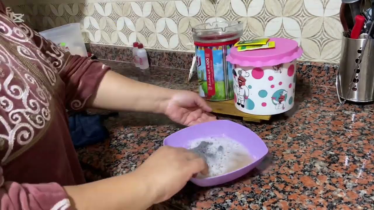 روتين تنظيف عميق للبوتاجاز 🧼👌ازاي كنت سيباه كده⁉️  تنظيف المطبخ وهنعمل الغداء جمبري 🍤 وشوربه 😍