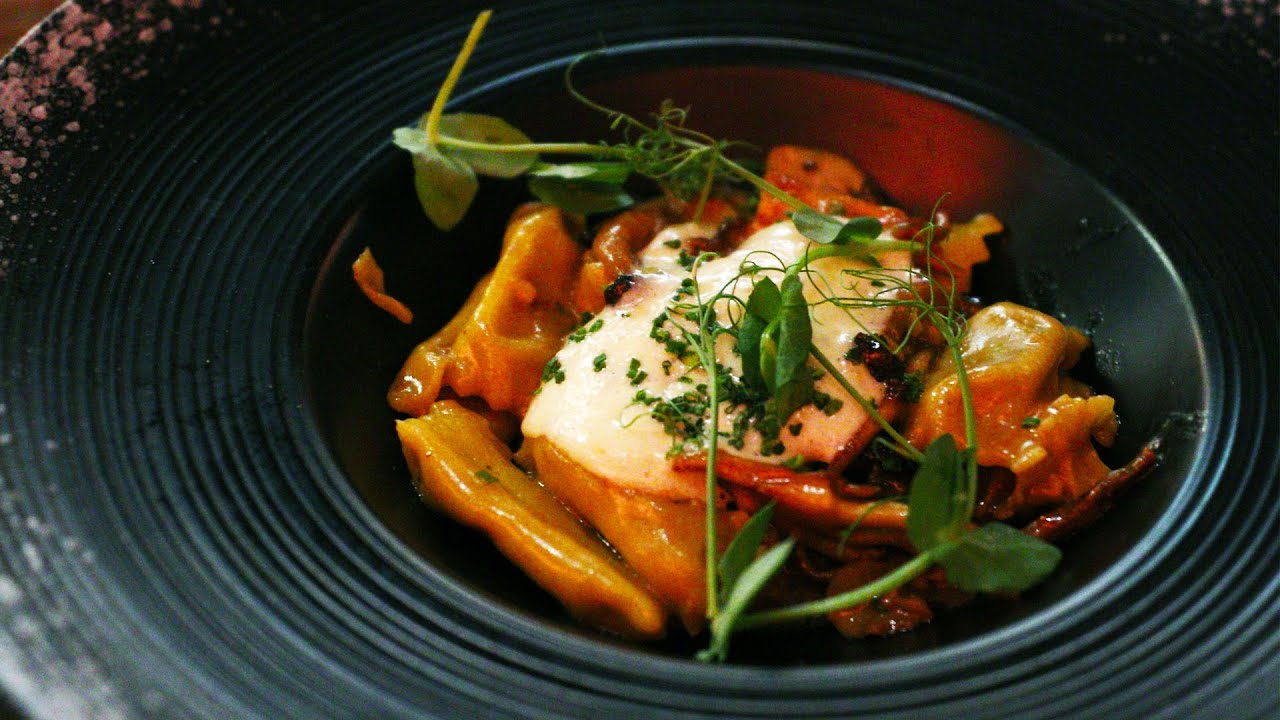 You Must Leave The Strip For This HIDDEN GEM! $80 for 12 Courses!