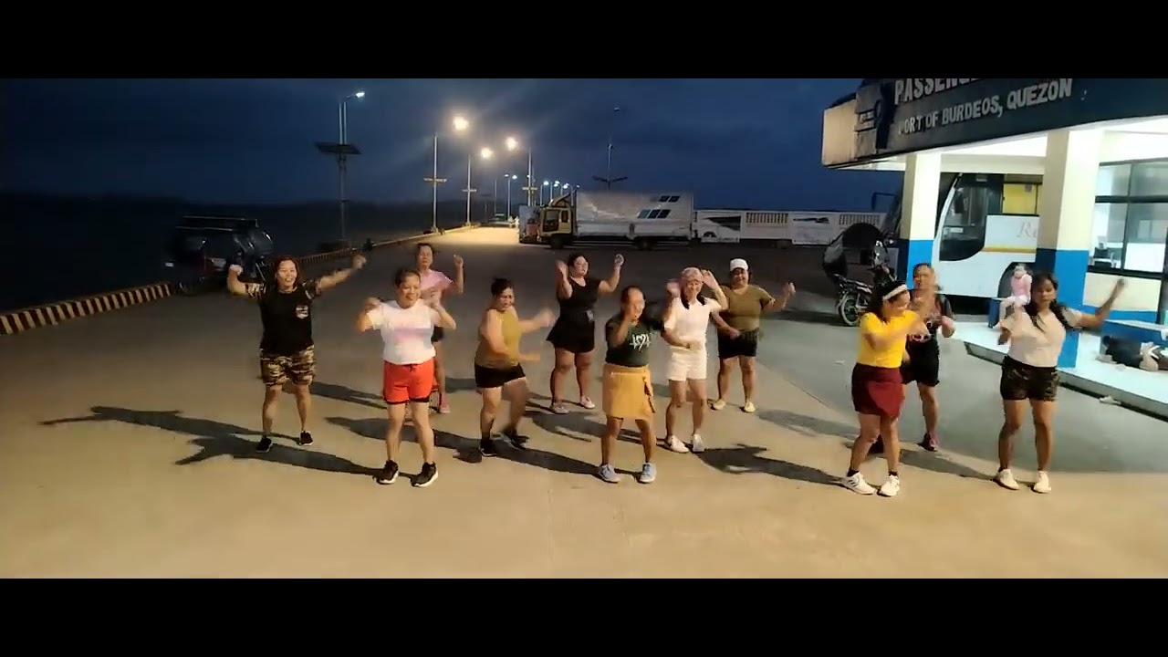 ( I ALIVE)#zumbamomshiesburdeos 
