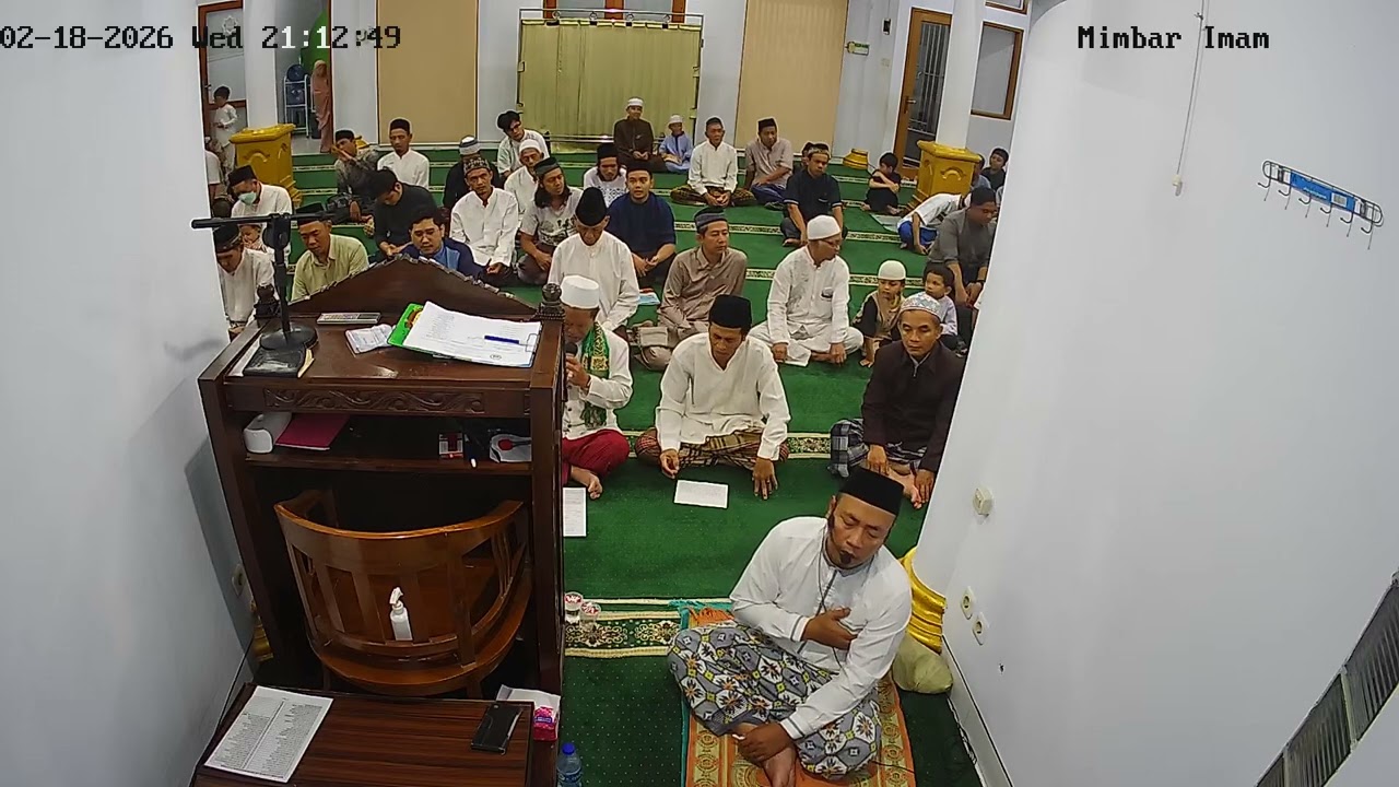 Suasana sholat tarawih di musholla at-taqwa GG Sonton 