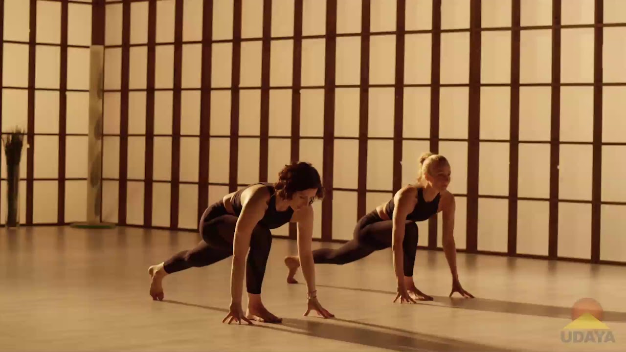 Yoga Lovers, Sync Flow  I  UDAYA.com