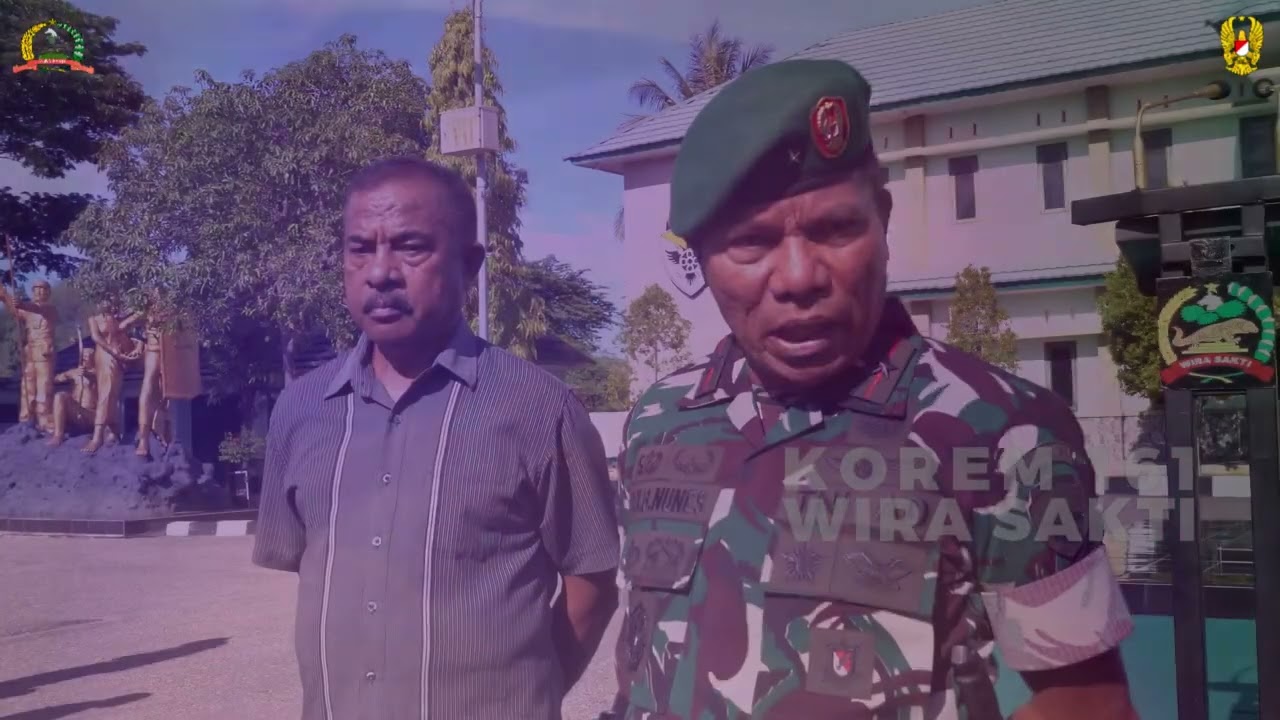 PENYERAHAN SENJATA OLEH MASYARAKAT KEPADA DANREM 161/WIRA SAKTI