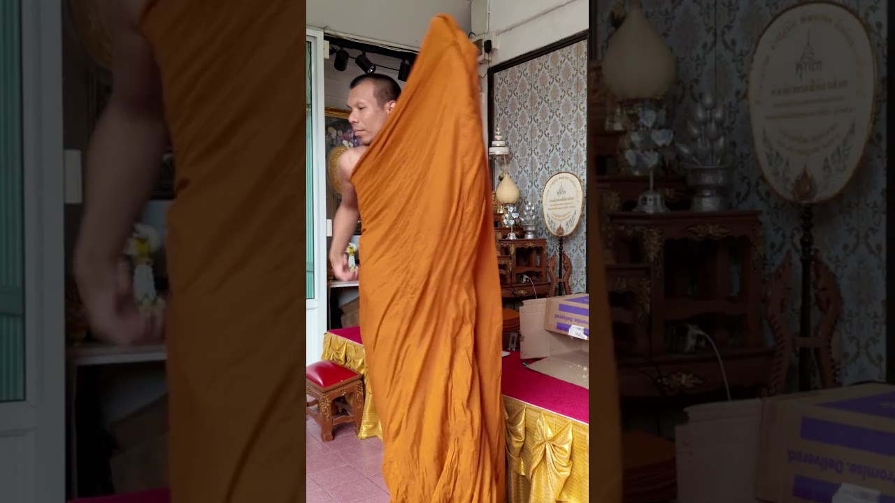 ห่มจีวร เฉวียงบ่า พาดสังฆาฏิ เพื่อทำสังฆกรรม