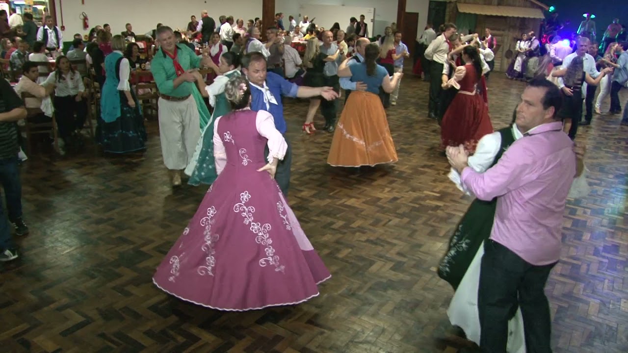 BAILE GAÚCHO NA CIDADE DE BLUMENAU SANTA CATARINA