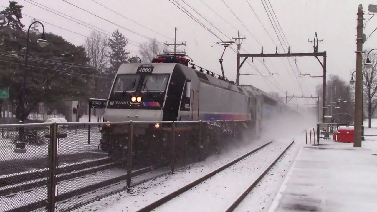 A snowy day at Convent Station 1\7\17 my first video of 2017
