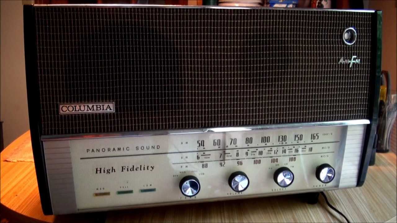 1961 Columbia C-625 Panoramic Sound AM/FM Radio