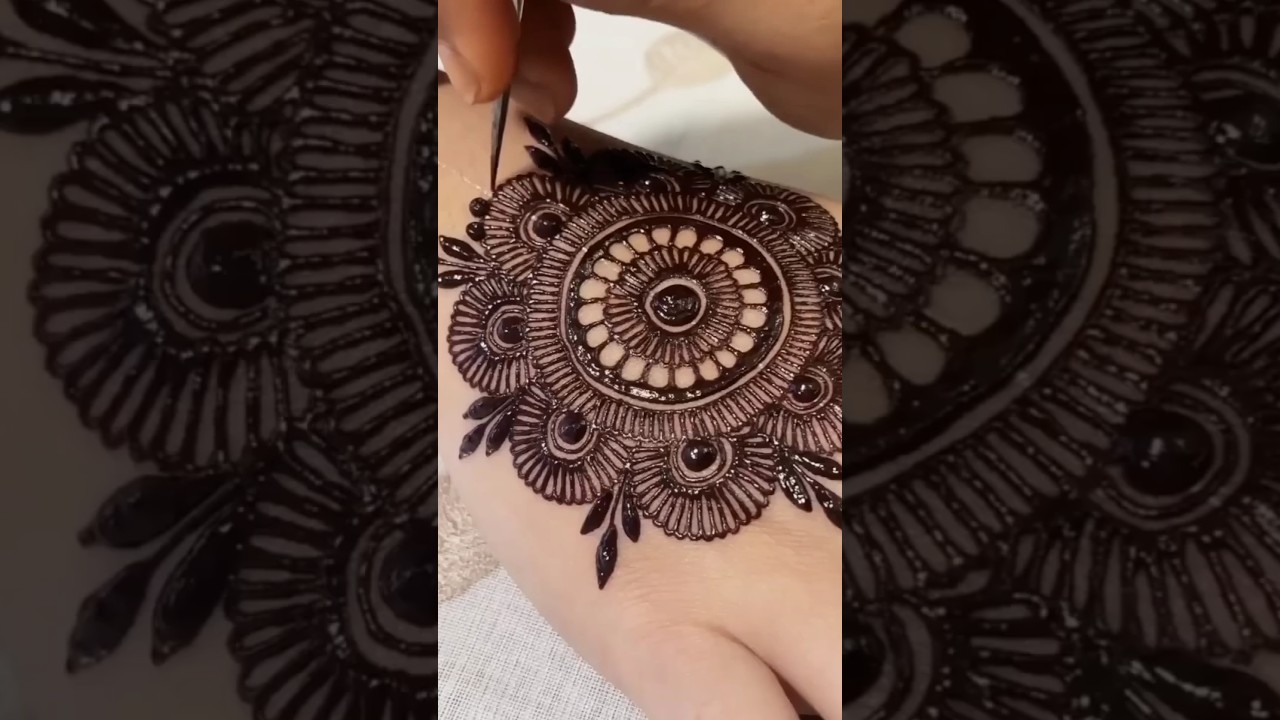 Gol Tikki Mehndi Design For Eid 2023 💜 #shorts #mehndi #henna #viral #new #art #trending #shortvideo