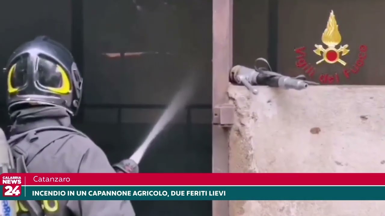 Catanzaro, Incendio in un capannone agricolo, due feriti lievi