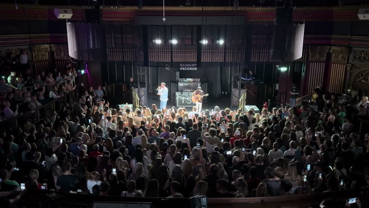 Craig David - 7 Days (acoustic) at Circuit, Kingston 