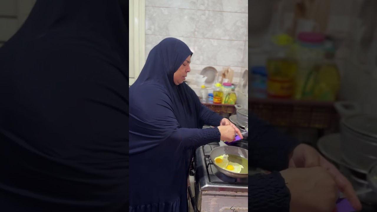 بيض العيون