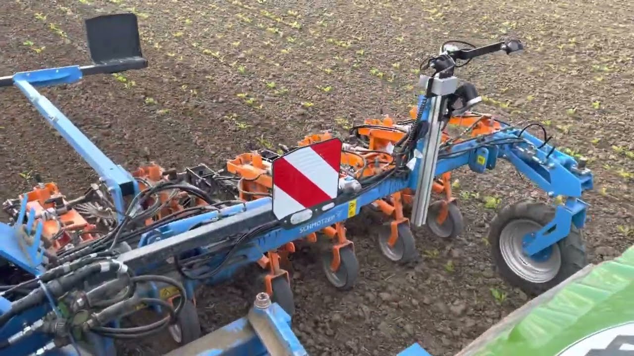 Fendt One und Schmotzer Ventera Rüben hacken
