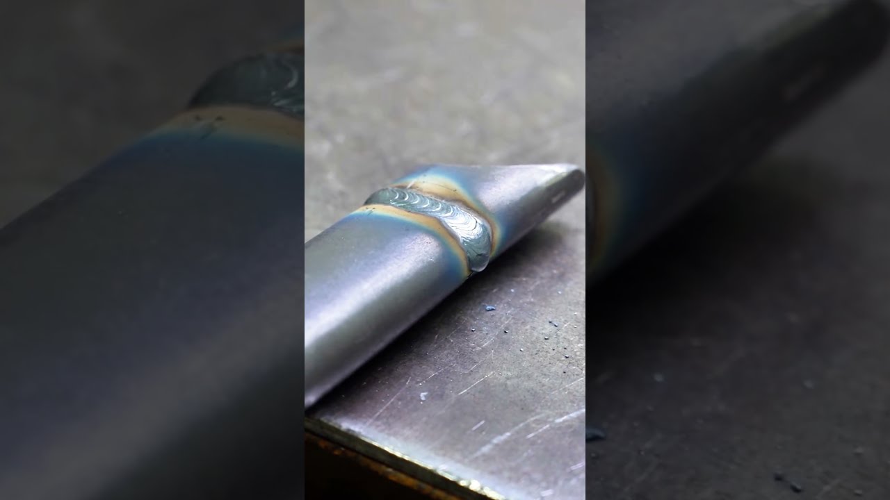Poczekaj na koniec... najbardziej satysfakcjonujący efekt łuszczenia się żużla, jaki kiedykolwiek zobaczysz! #tigwelding #welding #trending