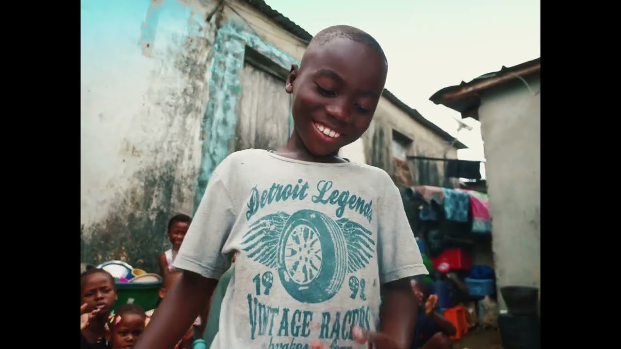 Gloire Gr&acirc;ce - Tout Pay&eacute; (Clip Officiel)