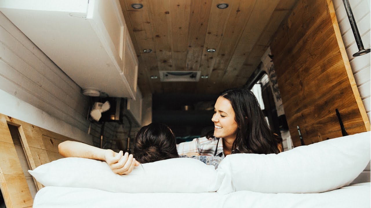 VAN LIFE NIGHT ROUTINE | Living in a Van in the City | Eamon & Bec