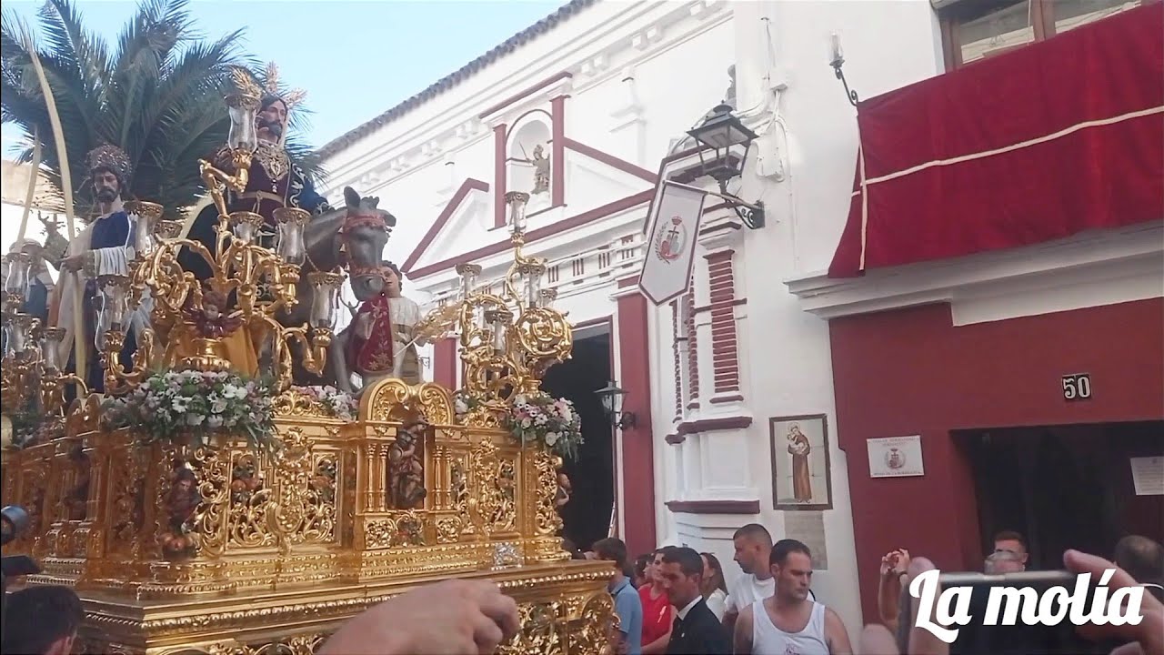 Salida Extraordinaria de la Borriquita de Sanlúcar de Barrameda. Salida y calle Jerez.