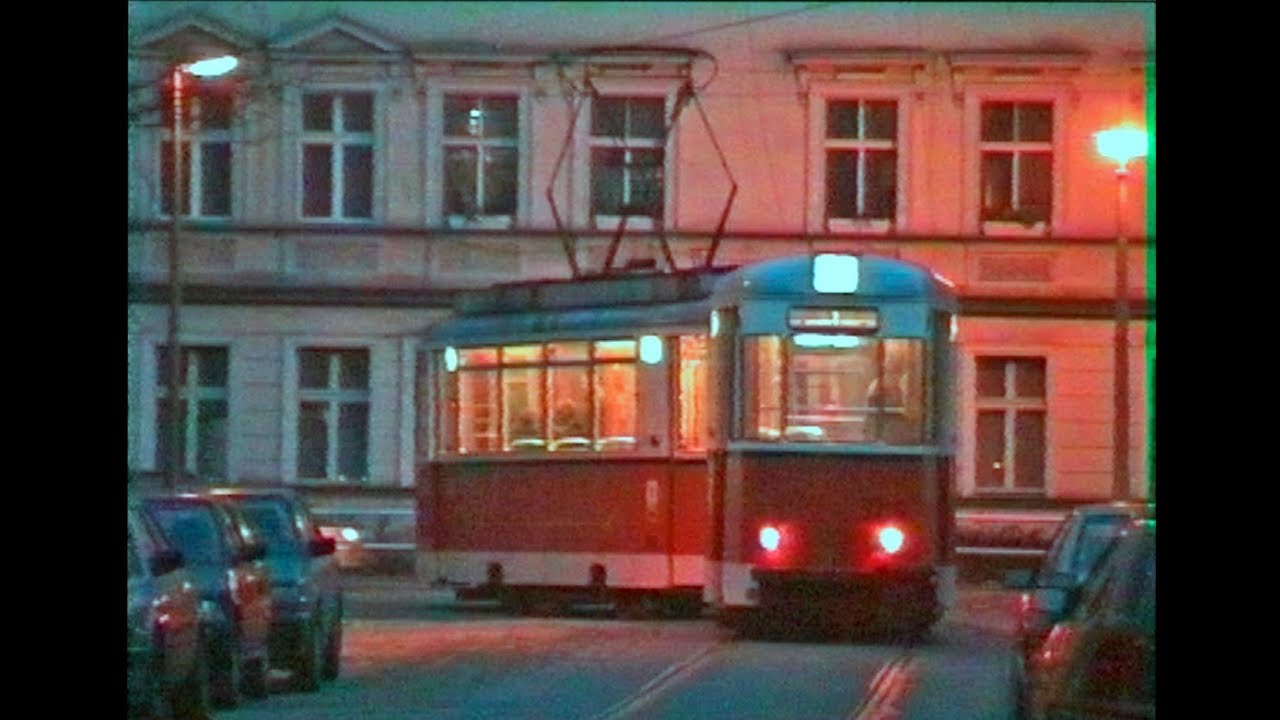 Rekozüge und Tatra T6/B6 abends in Berlin-Johannisthal