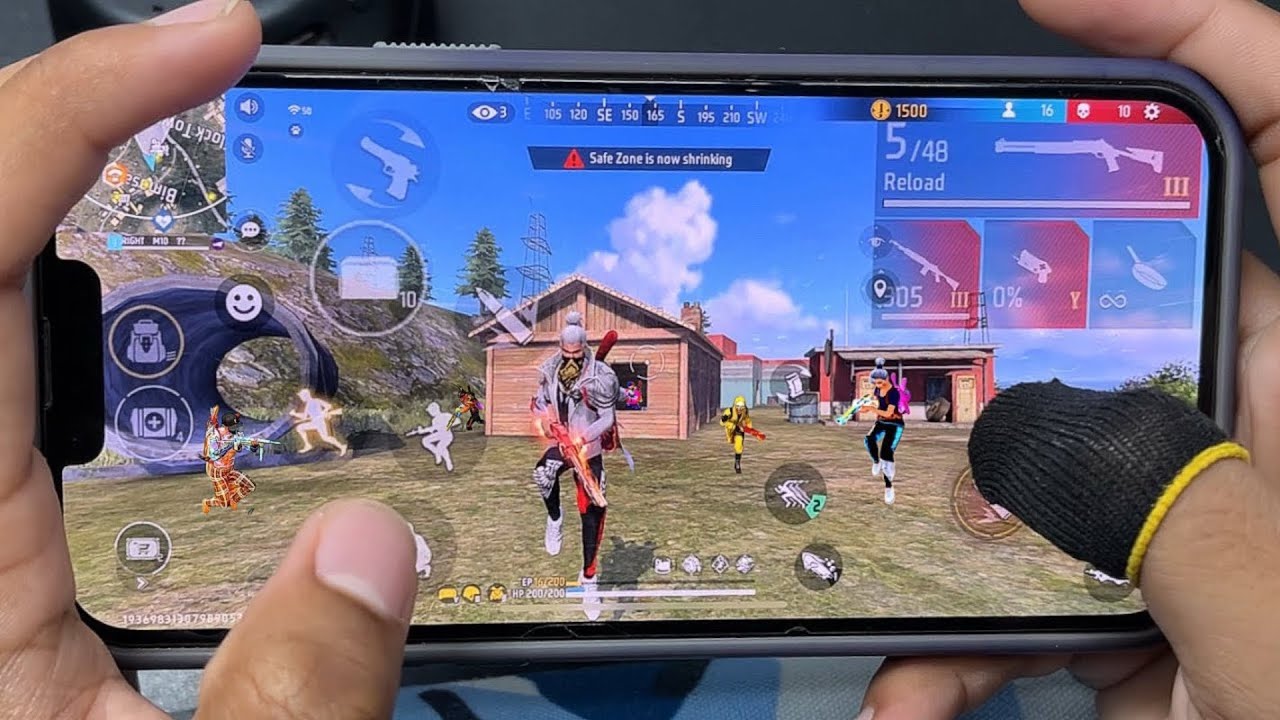 IMPOSSIBLE SOLO VS SQUAD RUSH! 🤯 IPHONE 11 FREE FIRE FULL HANDCAM 🔥