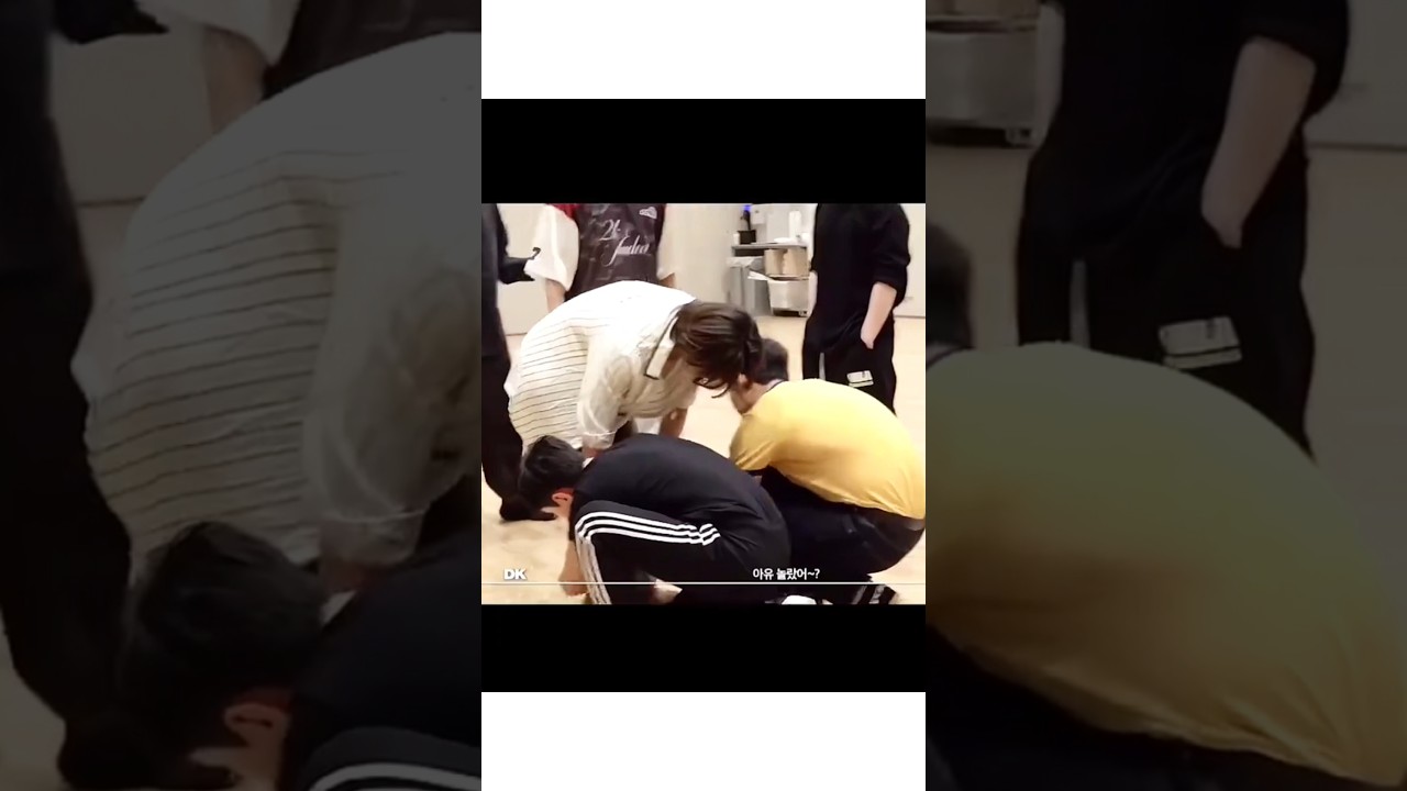 😭 Members taking care of Maknea Dino 🥺 so precious.. 💎 #seventeen #dino