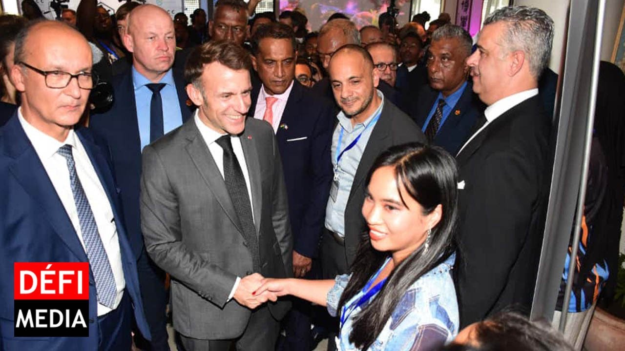 [En images] Visite du président Macron : La délégation française au Caudan Arts Centre
