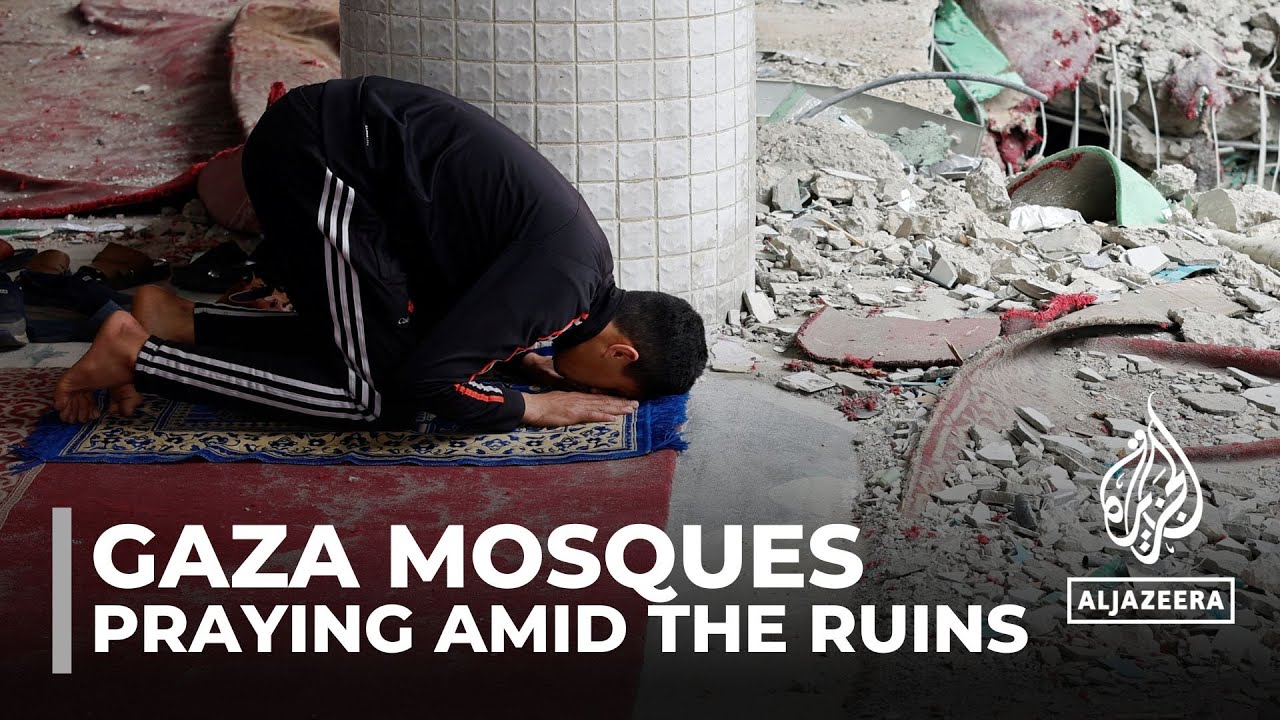 Gaza residents observe Ramadan amid war damage to mosques