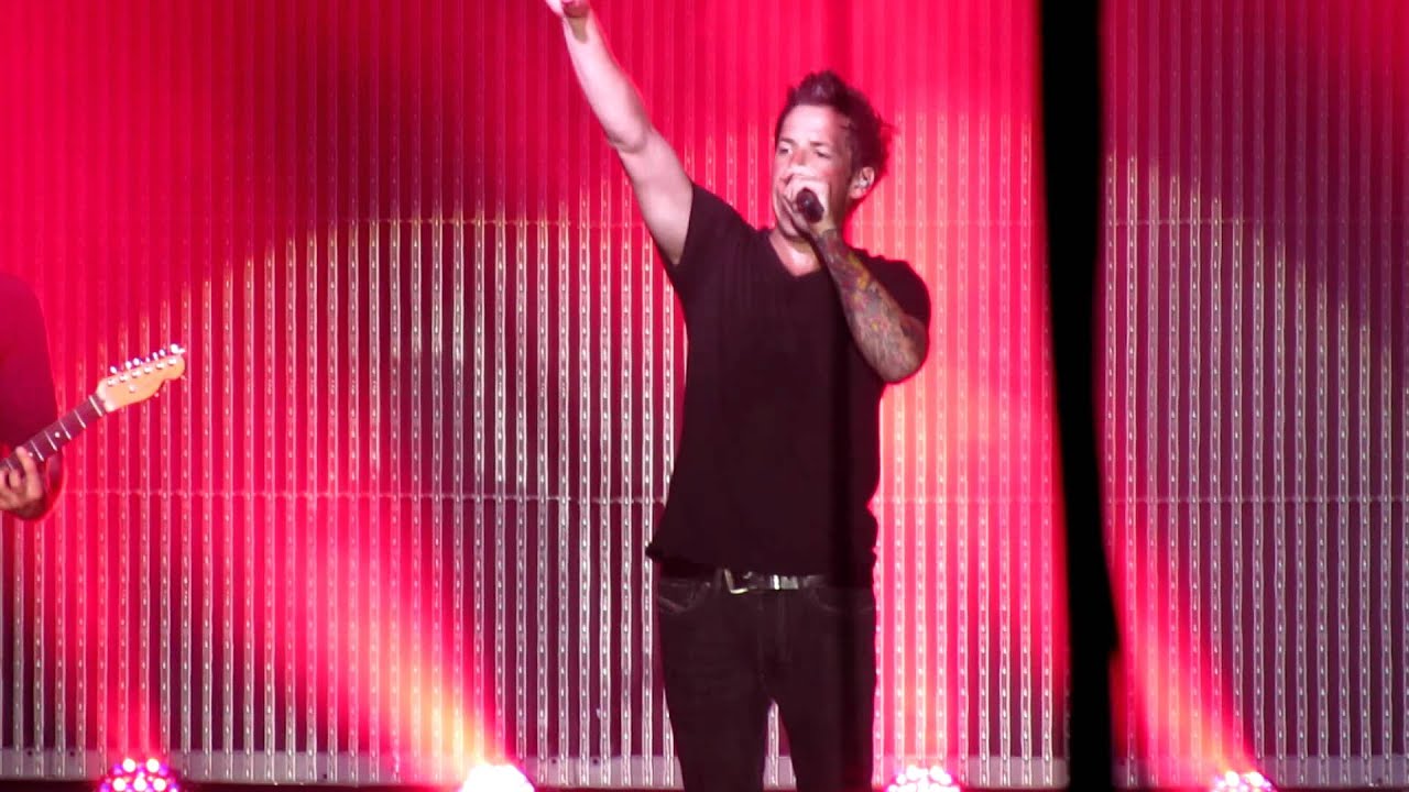 Simple Plan - Moves Like Jagger, Dynamite, I'm Sexy and I Know It