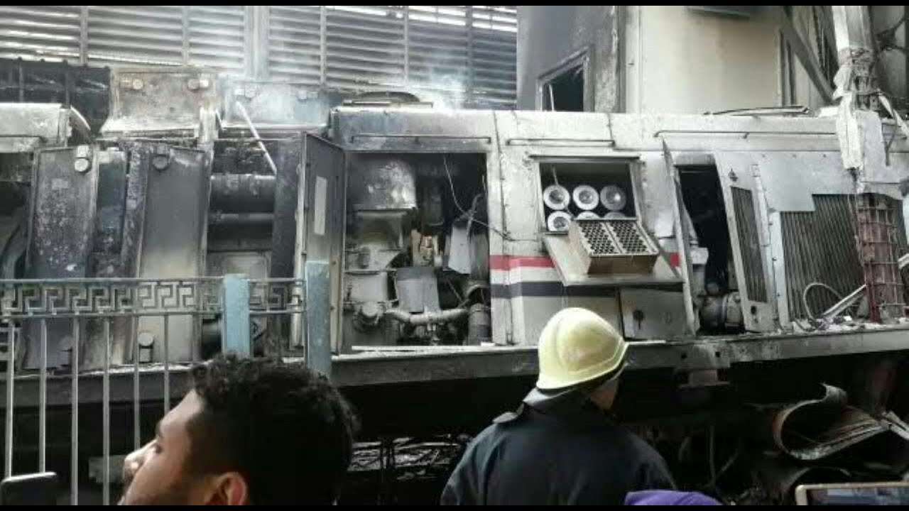 Fiery crash 'kills 20' at Cairo train station